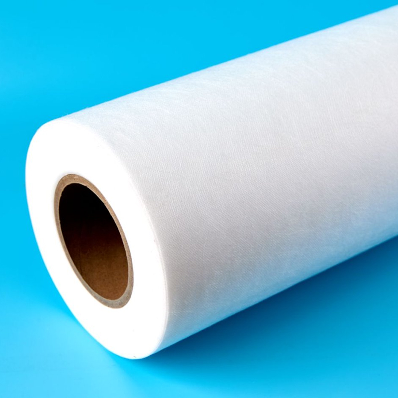 Stredne teplá vo vode rozpustná netkaná textília